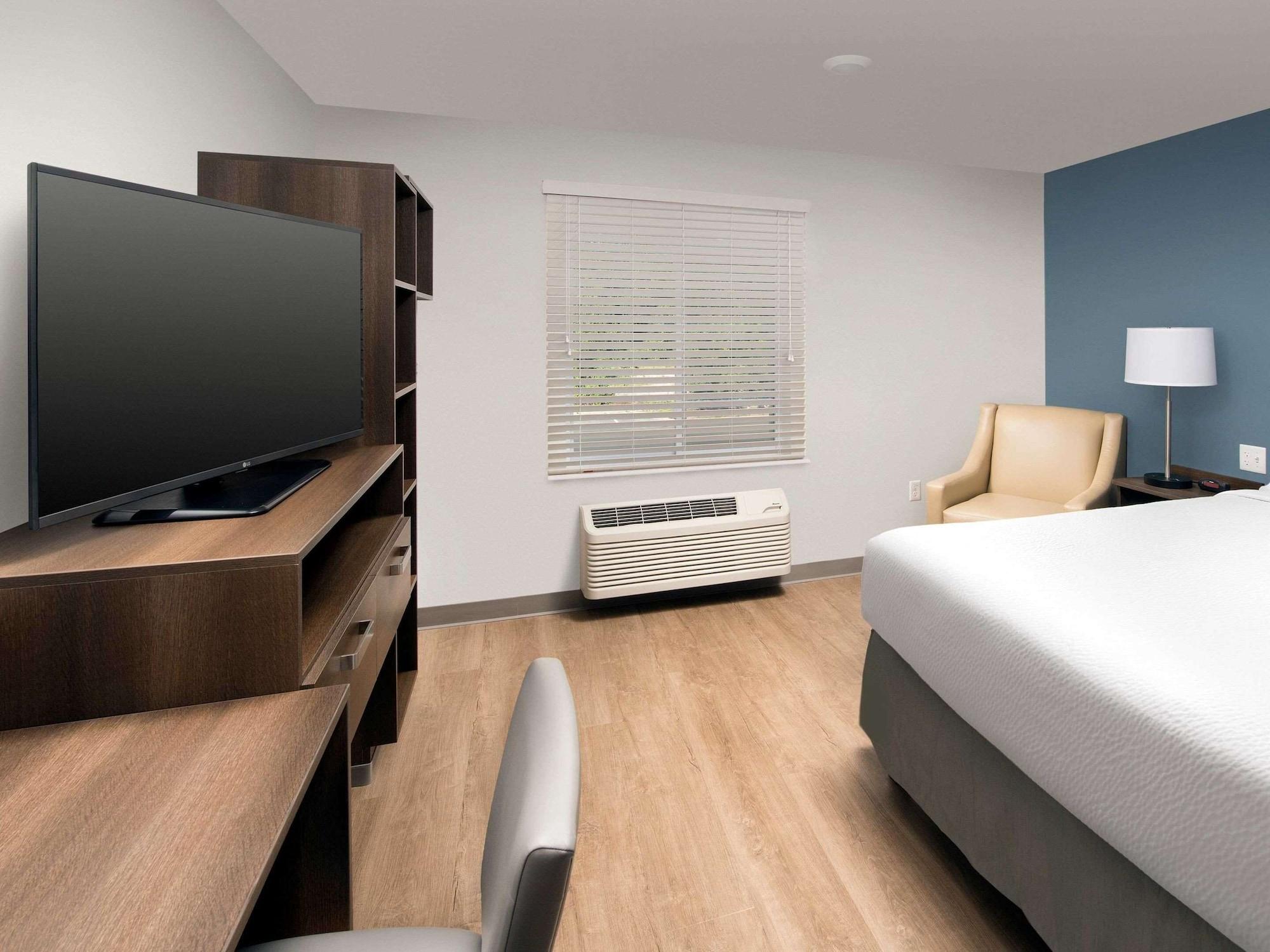 Suburban Studios Watford City Екстер'єр фото