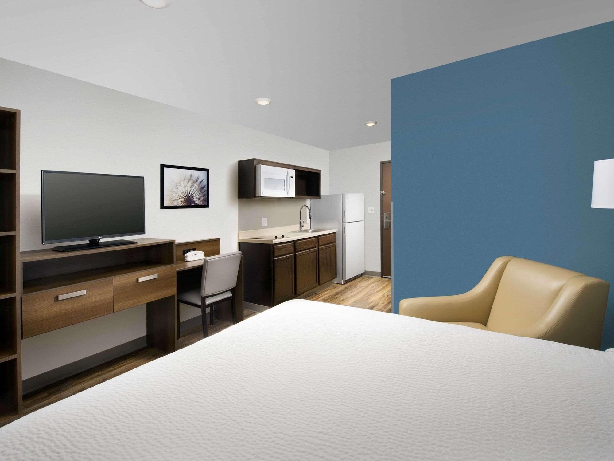 Suburban Studios Watford City Екстер'єр фото