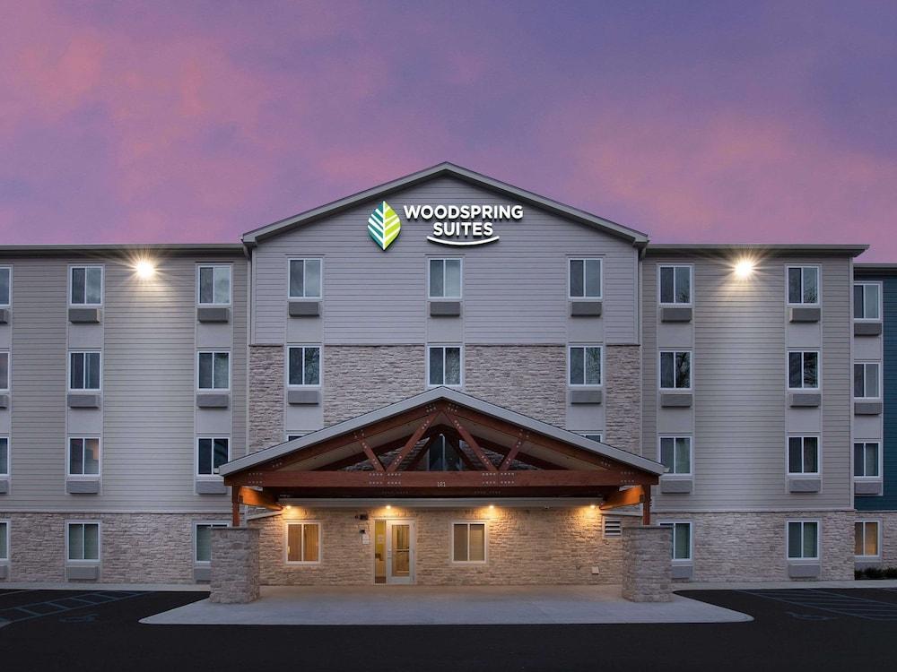 Suburban Studios Watford City Екстер'єр фото