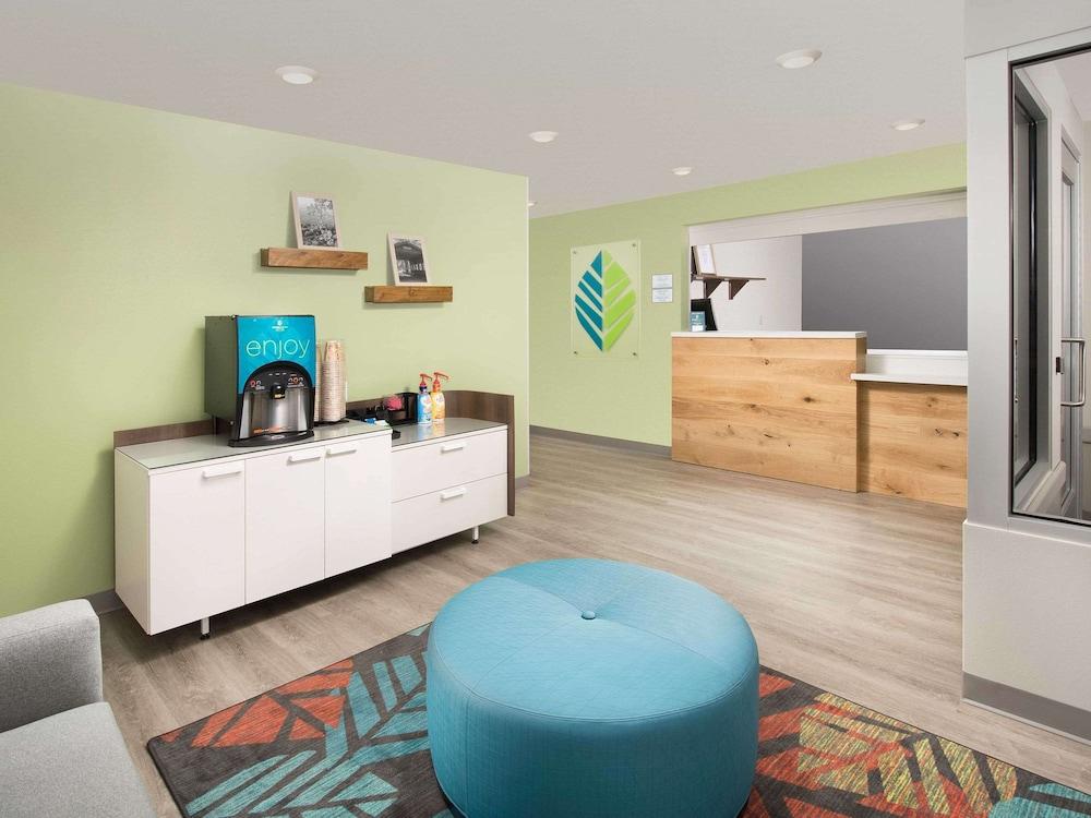 Suburban Studios Watford City Екстер'єр фото