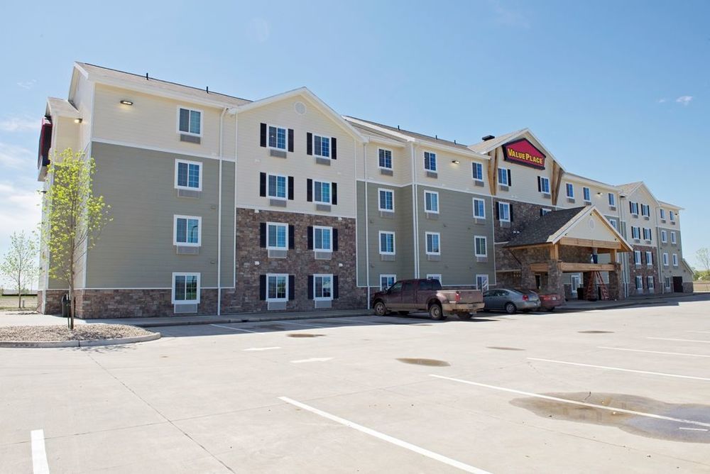 Suburban Studios Watford City Екстер'єр фото