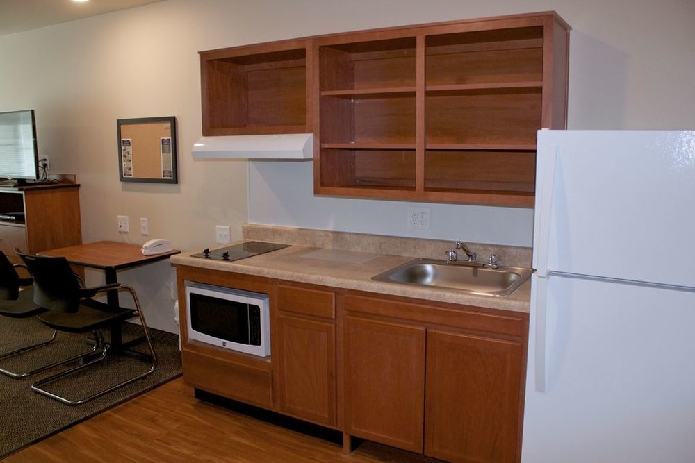 Suburban Studios Watford City Номер фото