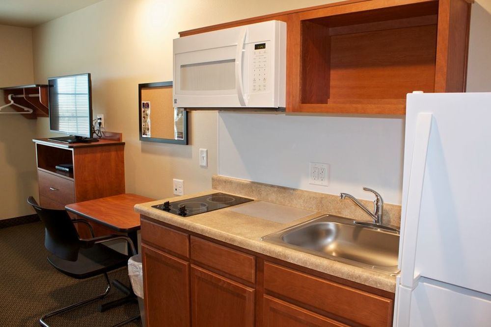 Suburban Studios Watford City Номер фото