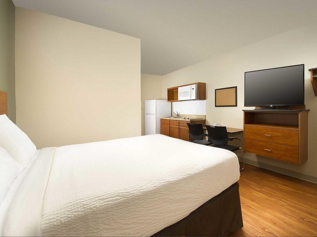 Suburban Studios Watford City Екстер'єр фото