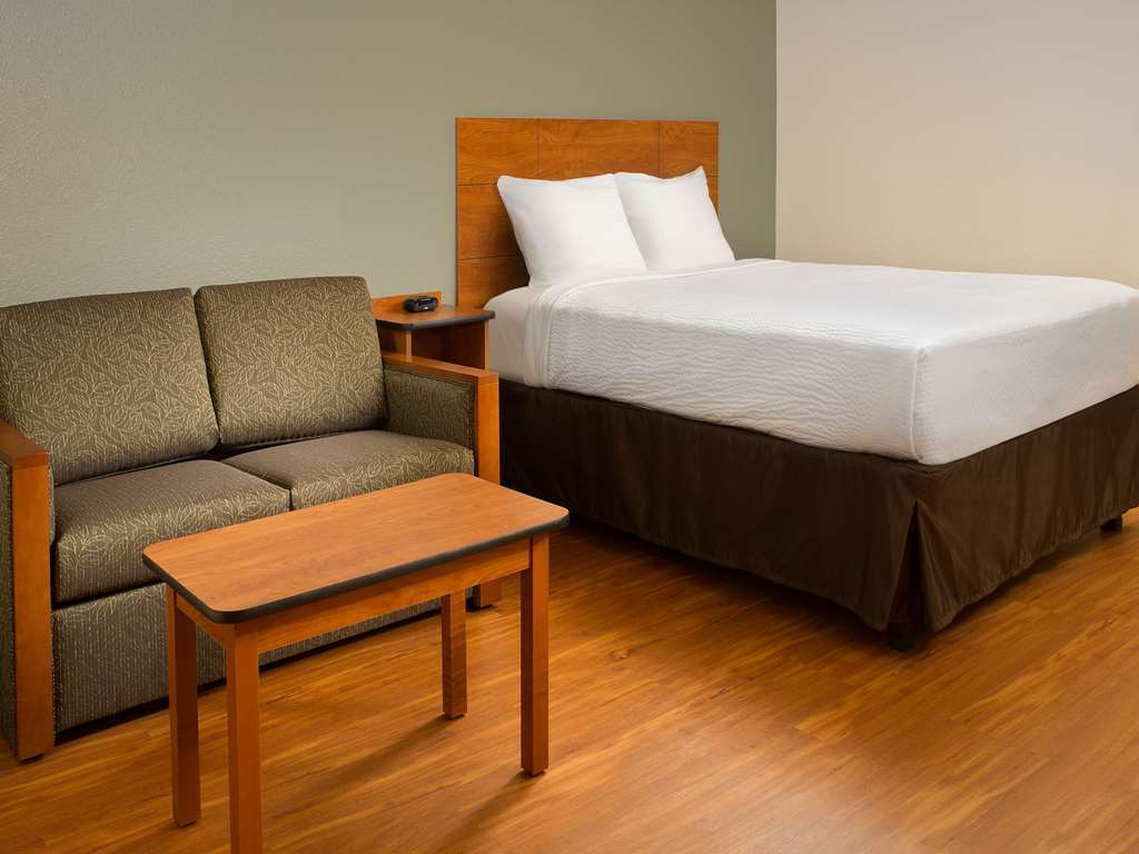 Suburban Studios Watford City Номер фото