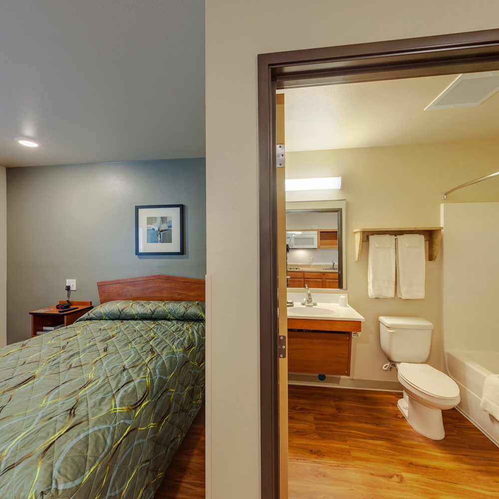 Suburban Studios Watford City Екстер'єр фото